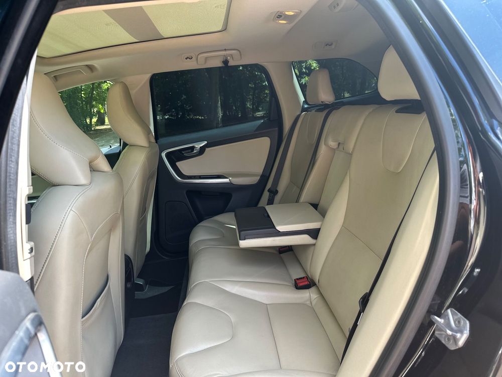 Volvo XC 60 D4 AWD Momentum - 14