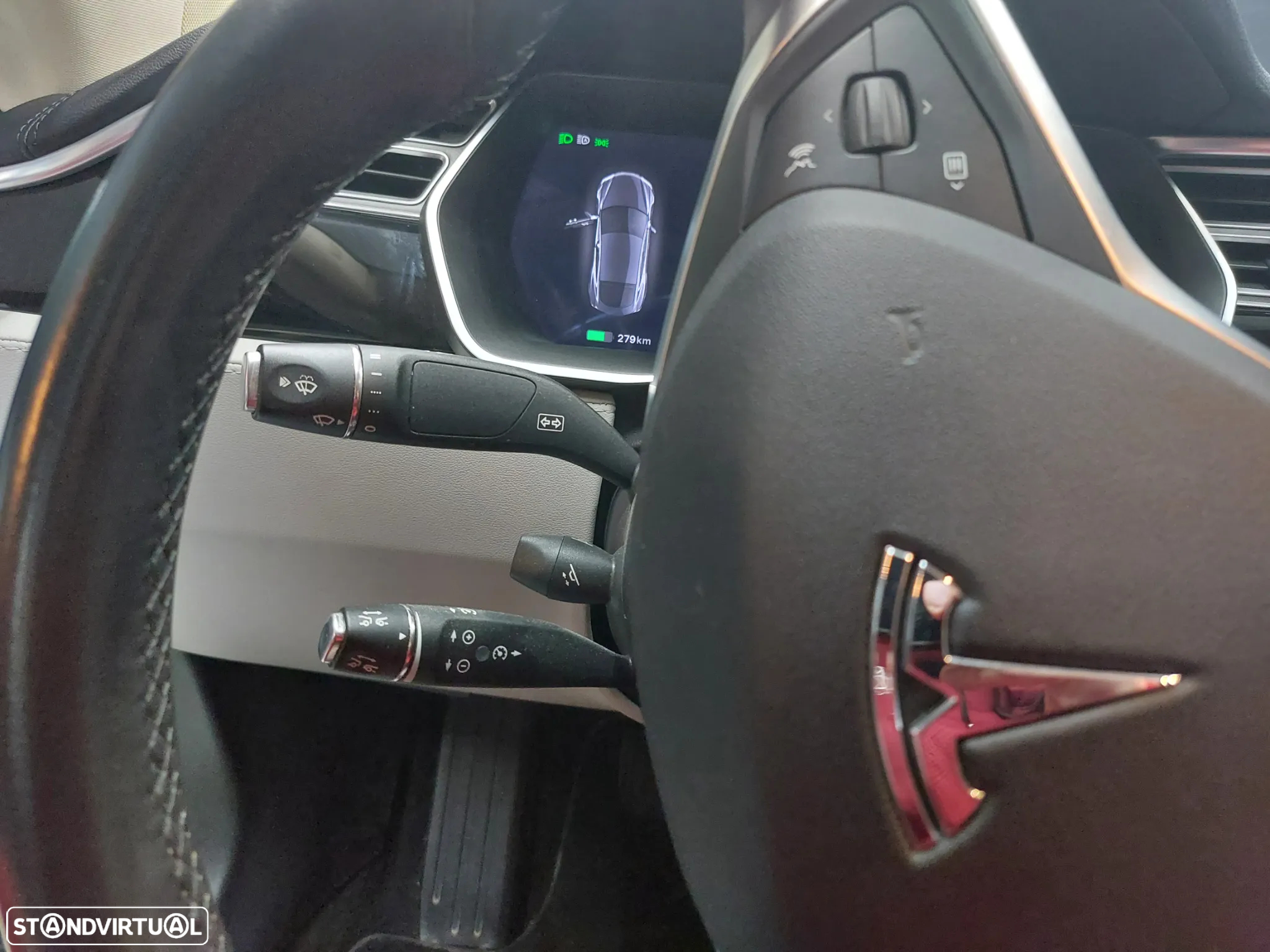 Tesla Model S 85 - 11