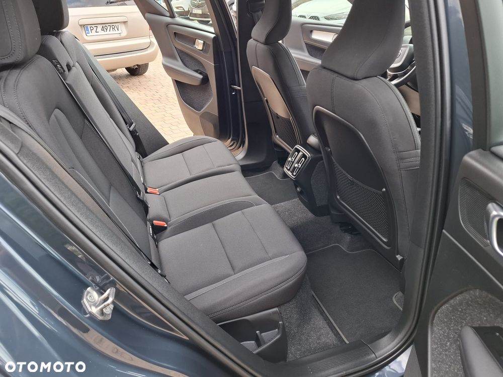 Volvo XC 40 T2 Core - 32