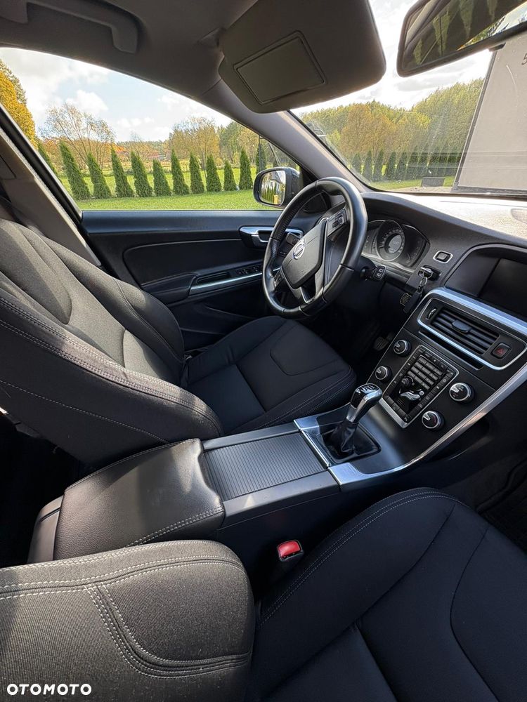 Volvo V60 D2 Drive-E Momentum - 23