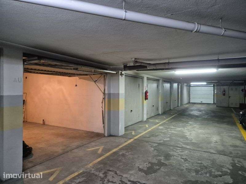 Garagem box + arrumos em Pedrouços - Grande imagem: 2/6