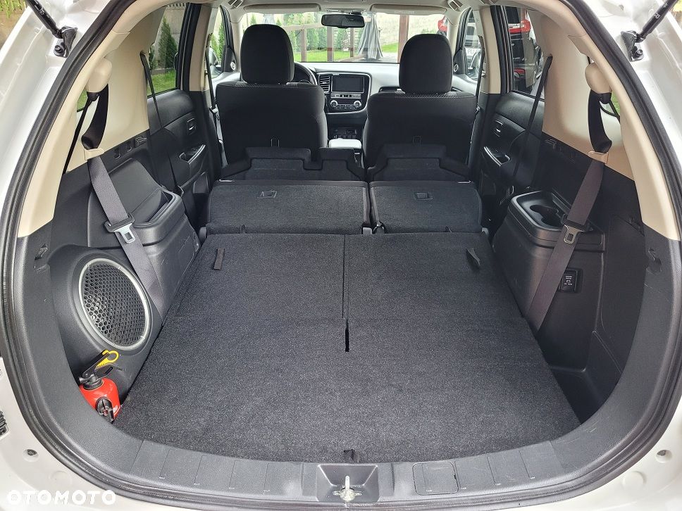 Mitsubishi Outlander 2.0 Intense + Navi 4WD CVT - 19