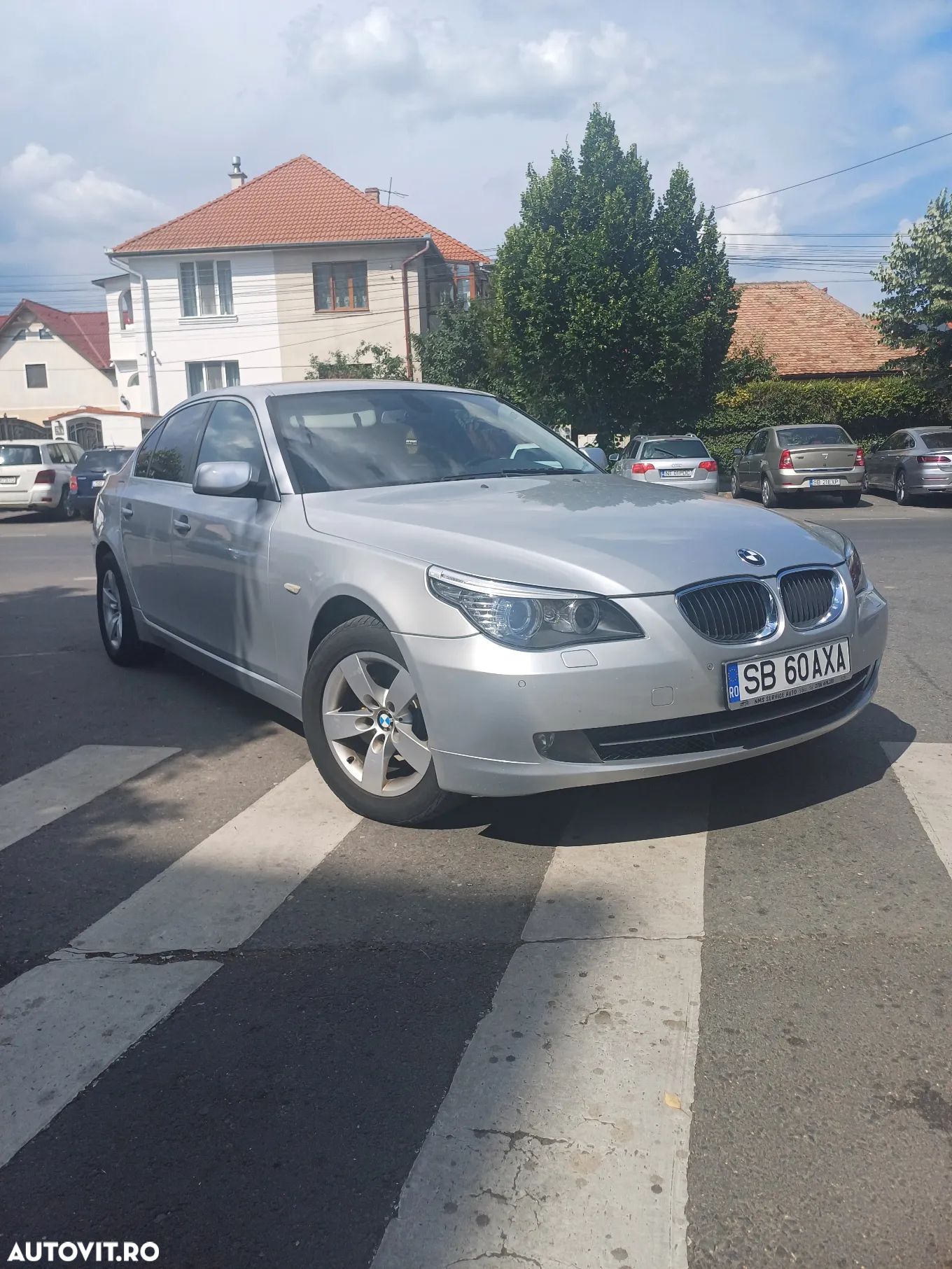 BMW Seria 5 520i Touring - 1
