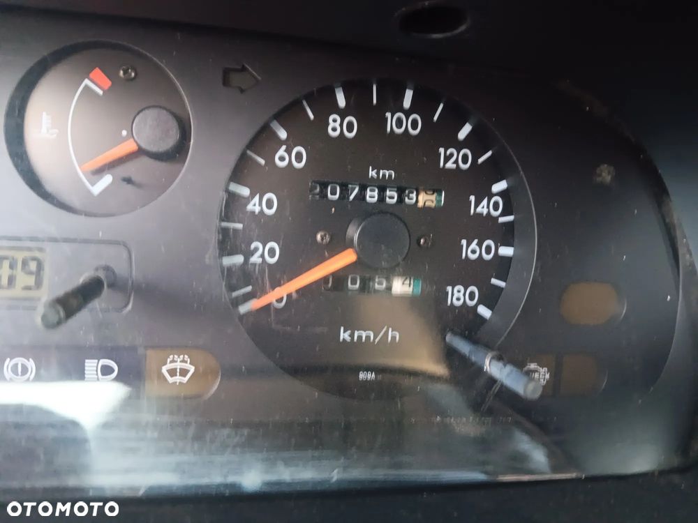 Nissan Terrano - 27