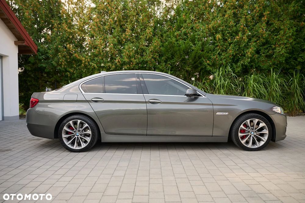 BMW Seria 5 525d xDrive Modern Line - 12