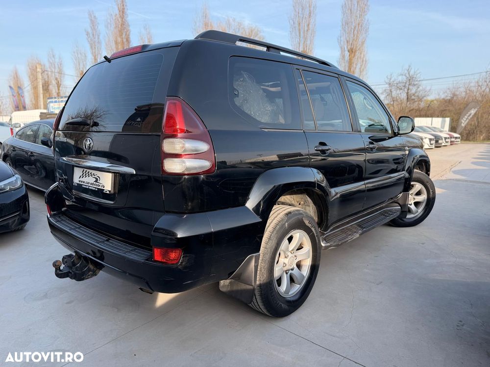 Toyota Land Cruiser - 4