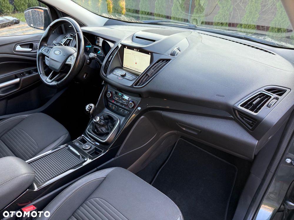 Ford Kuga 1.5 EcoBoost 2x4 Titanium - 10