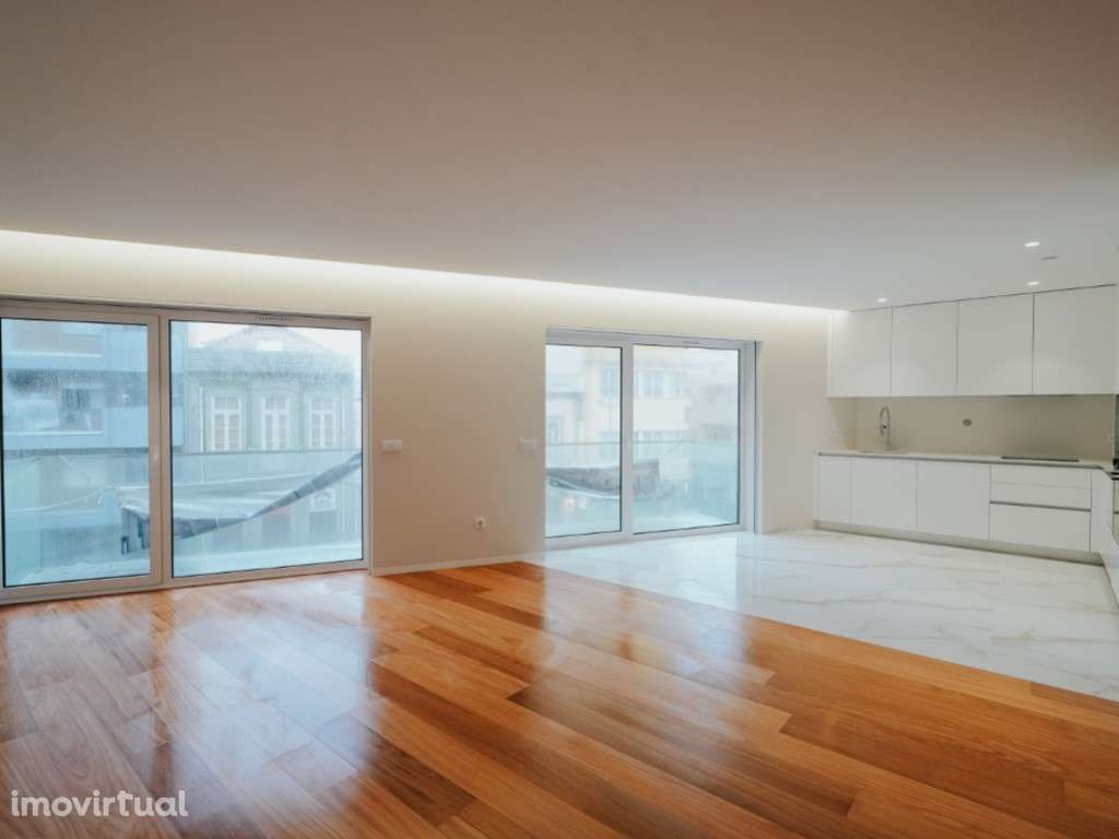 Apartamento T4 novo, a 300 metros da praia, com varanda e lugar de ... - Grande imagem: 3/42