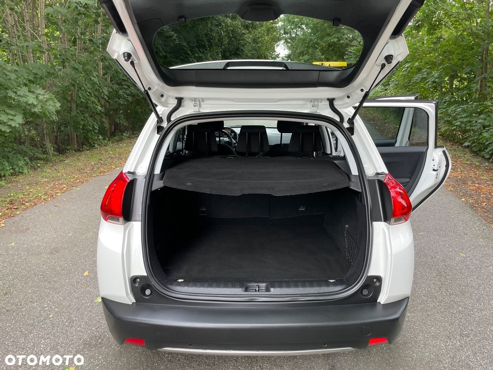 Peugeot 2008 1.2 Pure Tech Style - 13