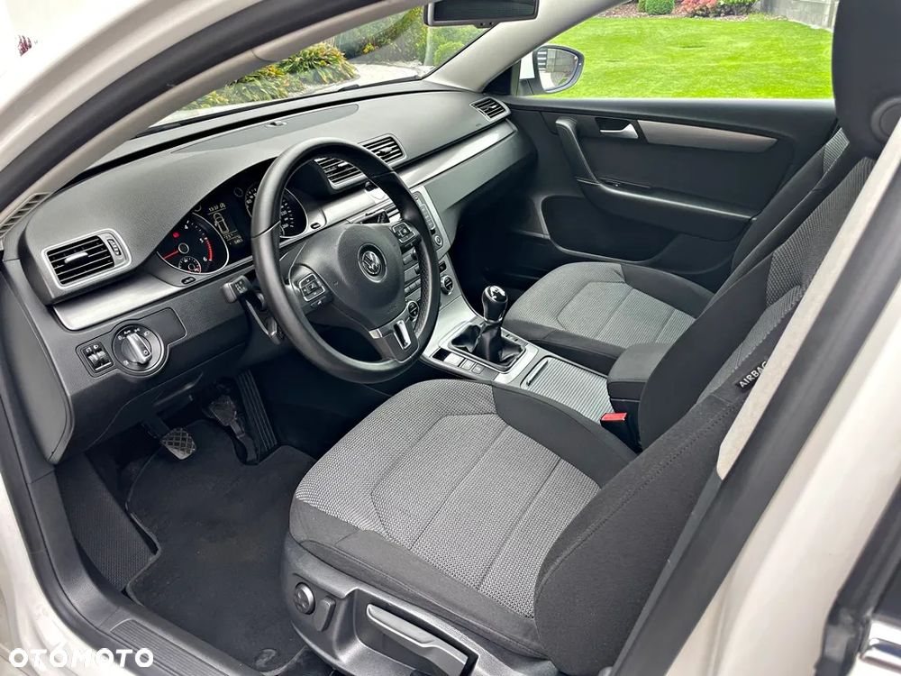 Volkswagen Passat Variant 2.0 TDI BlueMotion Technology Comfortline - 21