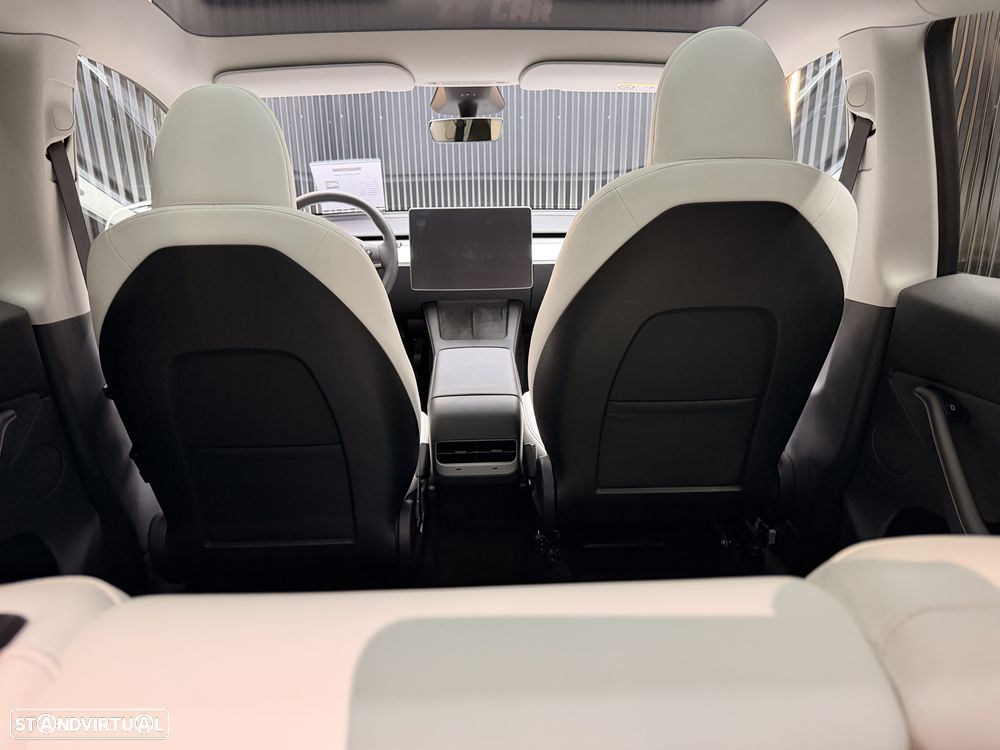 Tesla Model Y RWD - 10