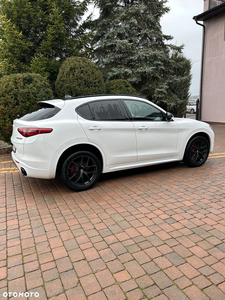 Alfa Romeo Stelvio - 17