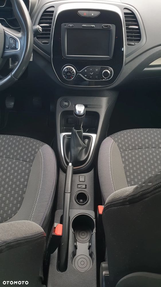 Renault Captur TCe 100 BUSINESS EDITION - 28