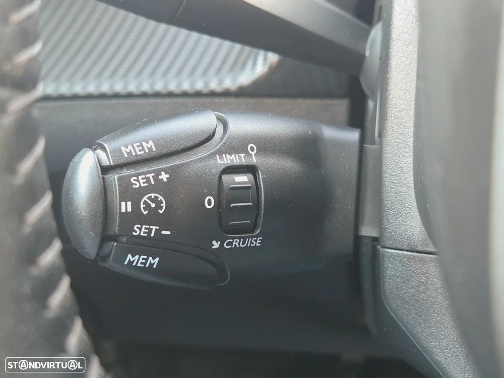Peugeot 208 1.2 PureTech Active - 43