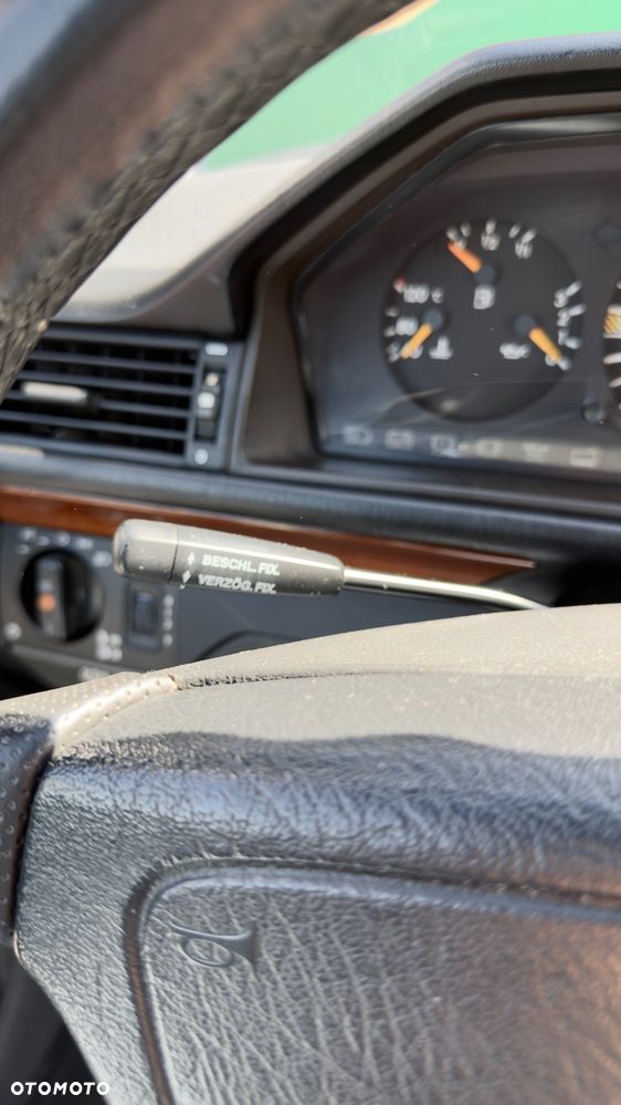 Mercedes-Benz W124 (1984-1993) - 40