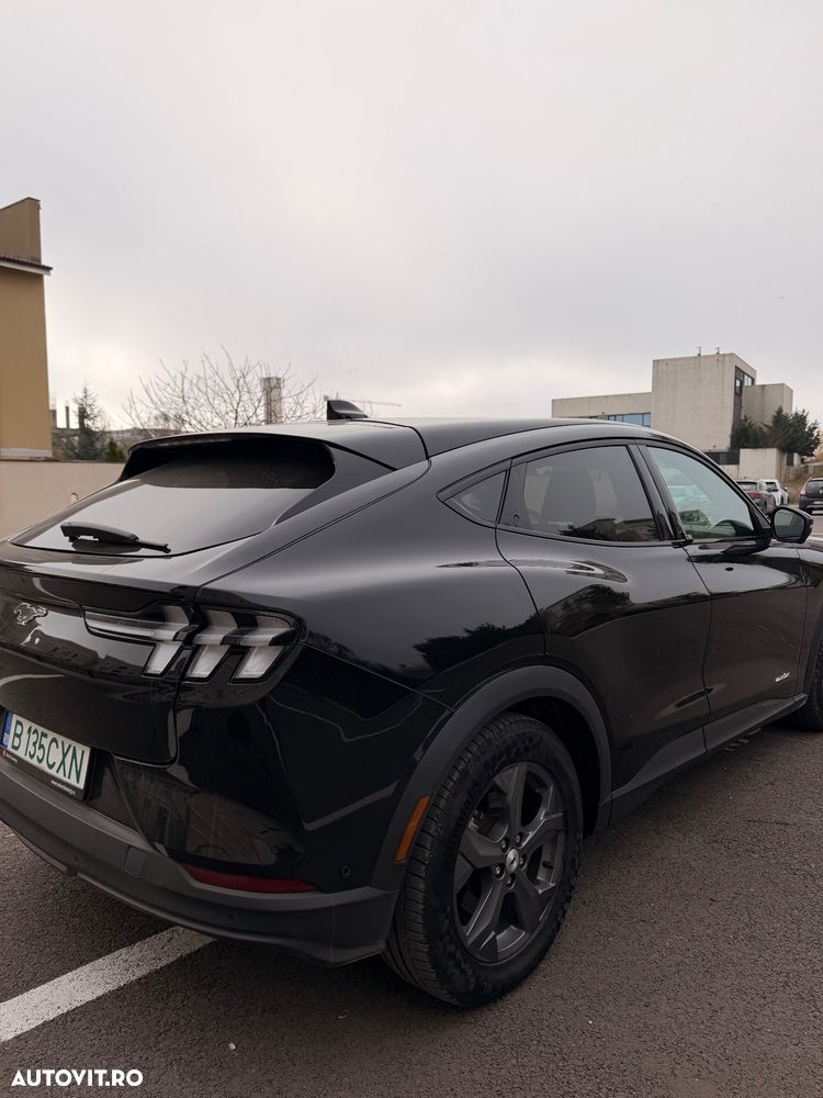 Ford Mustang Mach-E - 4