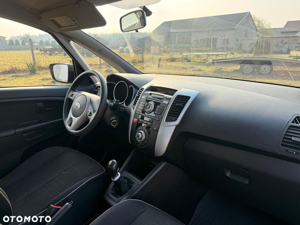 Kia Venga 1.4 L - 11