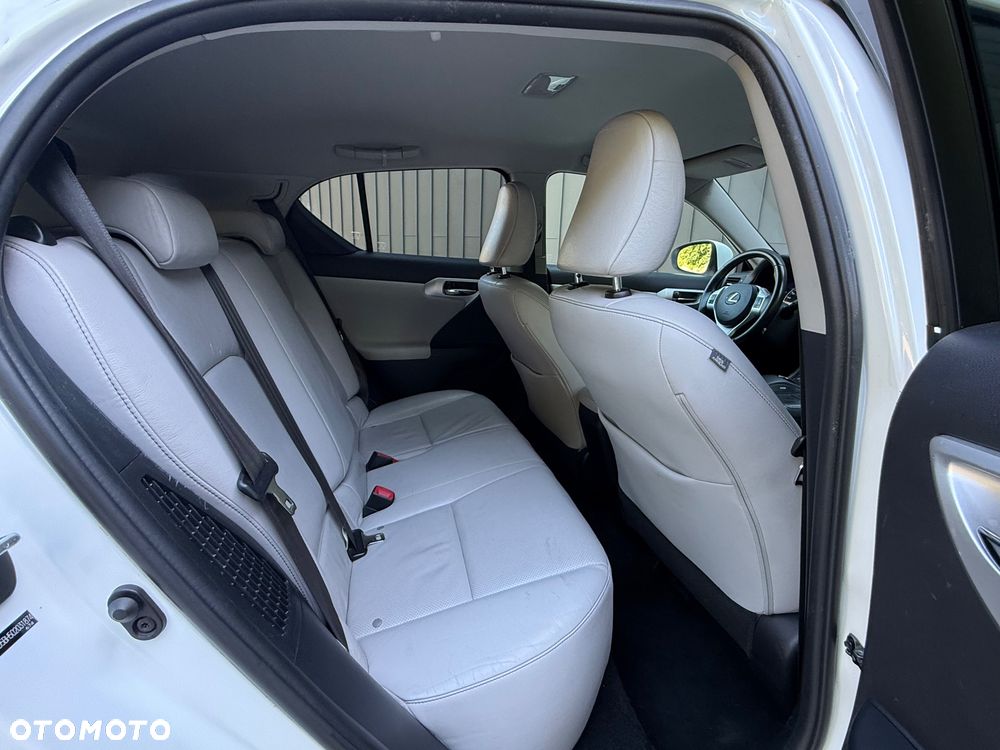 Lexus CT 200h Prestige - 37