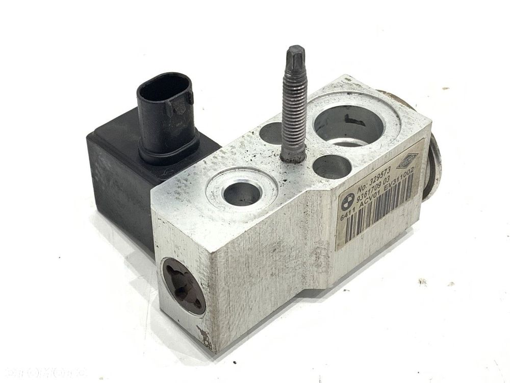 ZAWÓR ROZPRĘŻNY KLIMATYZACJI  BMW 5 (G30, F90) 2016 - 2022 530 e Plug-in-Hybrid 135 kW [184 KM] - 1