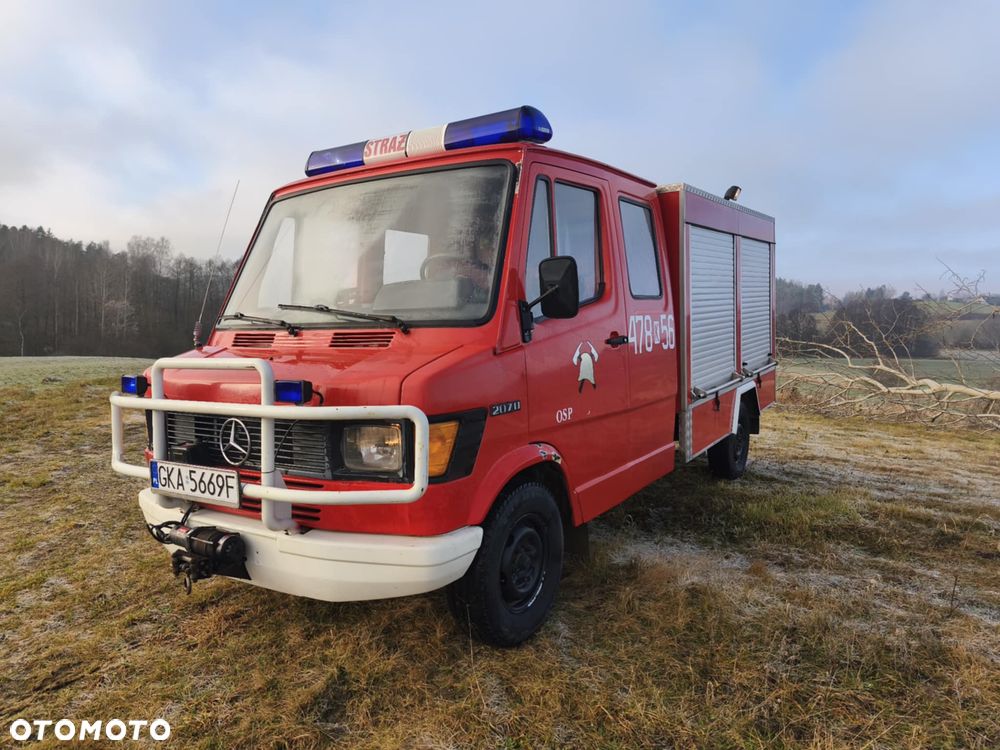 Mercedes-Benz 207 D - 4