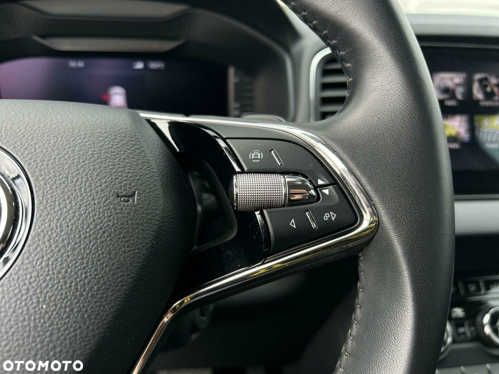 Skoda Karoq 1.5 TSI ACT 4x2 Style DSG - 24
