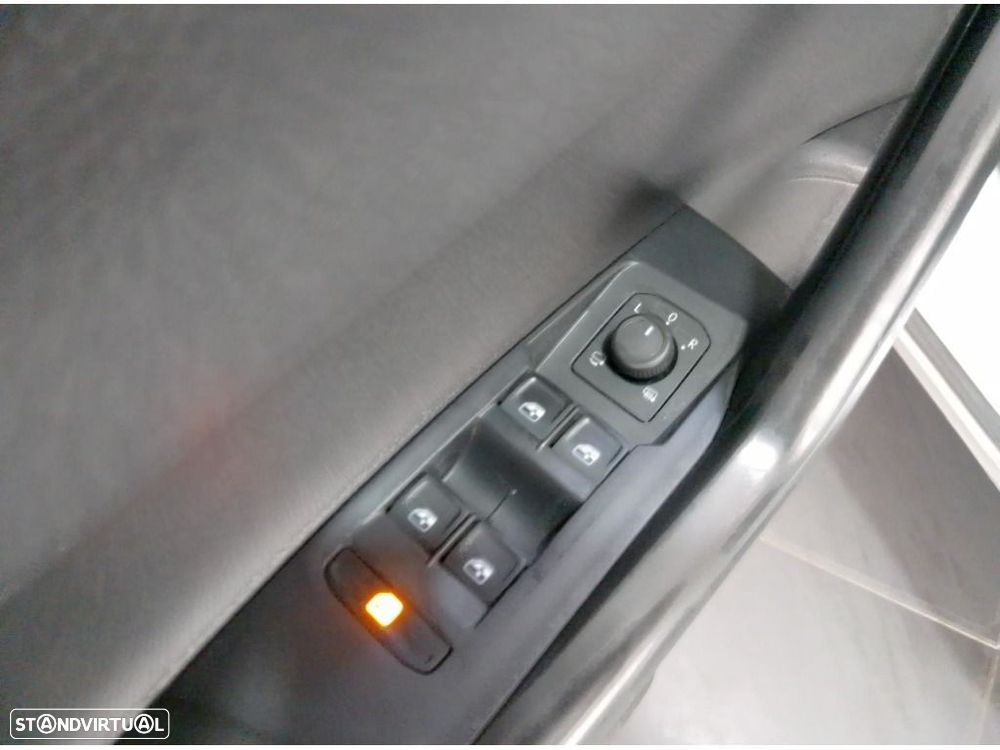 VW Taigo 1.0 TSI Urban DSG - 8