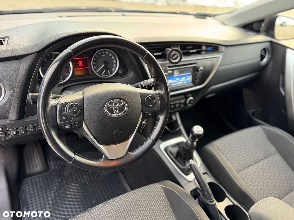 Toyota Auris 1.4 D-4D Premium EU5 - 16