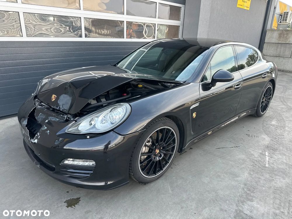 Porsche Panamera 4S - 8
