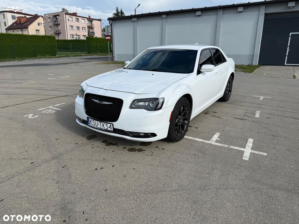 Chrysler 300s - 17