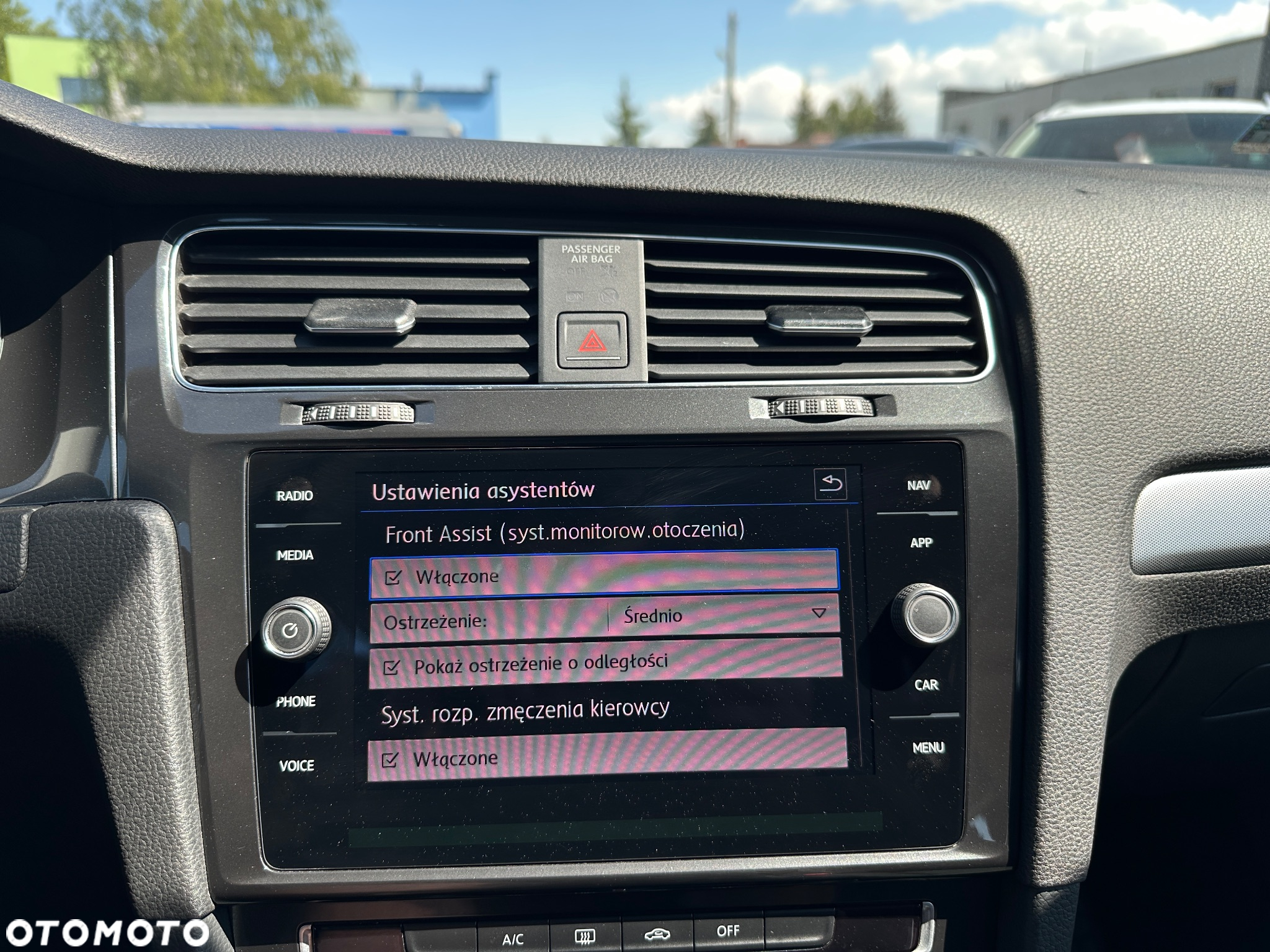 Volkswagen Golf VII 1.6 TDI BMT Comfortline - 16