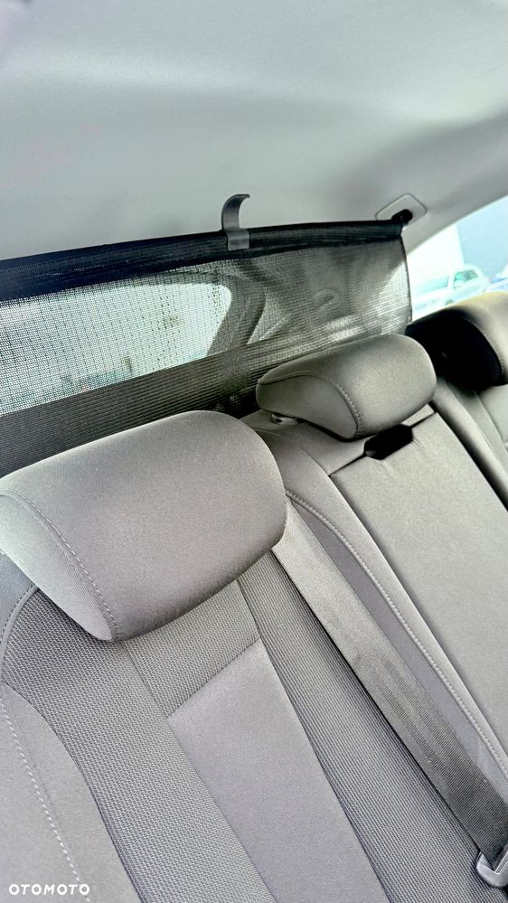 Audi A4 Avant 40 TFSI S tronic - 17