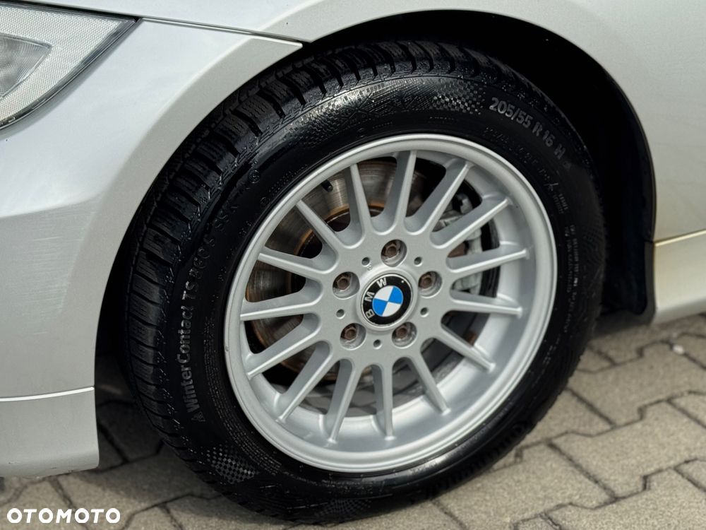 BMW Seria 3 318i - 9