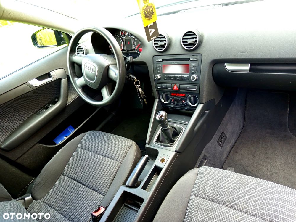 Audi A3 Sportback 1.6 Ambiente - 15