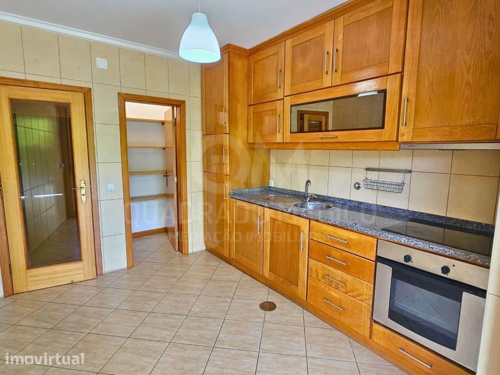 Apartamento T2 para arrendamento em Santa Maria da Feira - Grande imagem: 3/29