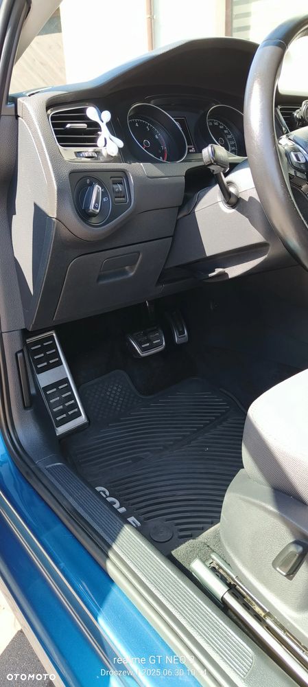 Volkswagen Golf - 21