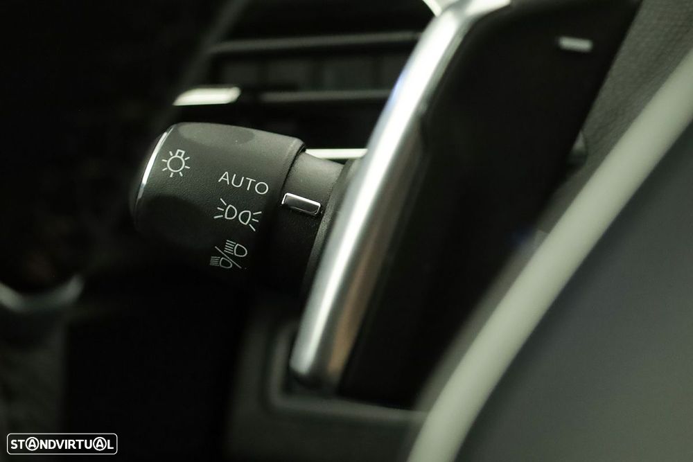 Peugeot 3008 1.2 Hybrid Allure e-DCS6 - 17