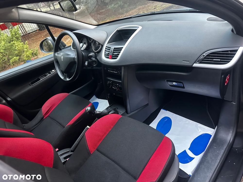 Peugeot 207 1.4 16V Presence - 28