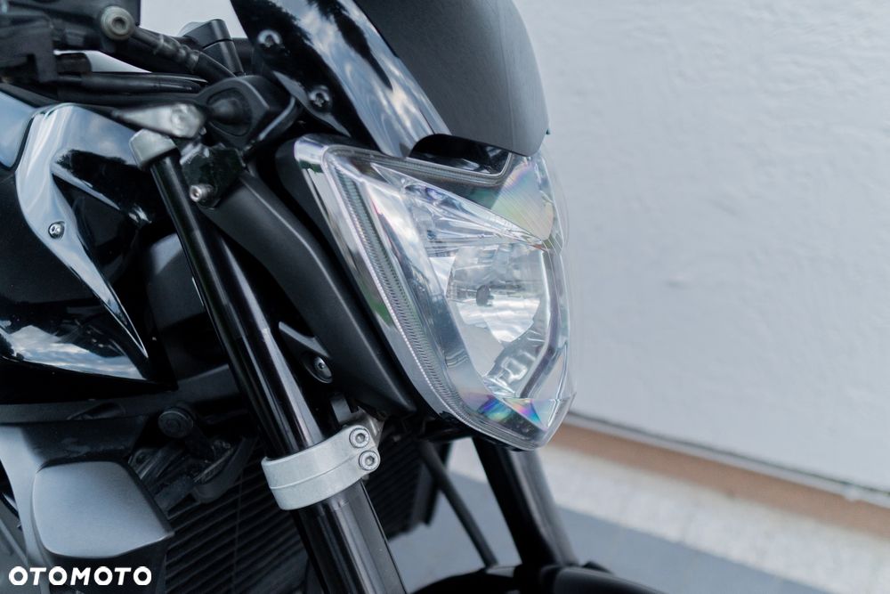 Yamaha FZ - 13