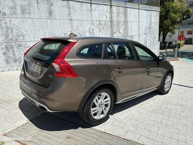 Volvo V60 Cross Country 2.0 D3 Momentum - 6