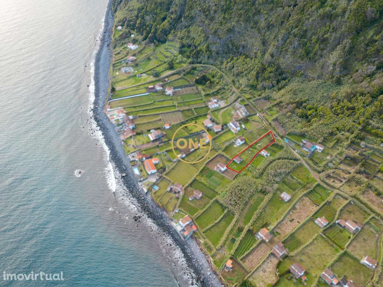 Refúgio Autêntico entre a Serra e o Mar – Terreno com Casa de Pedra - Grande imagem: 5/9