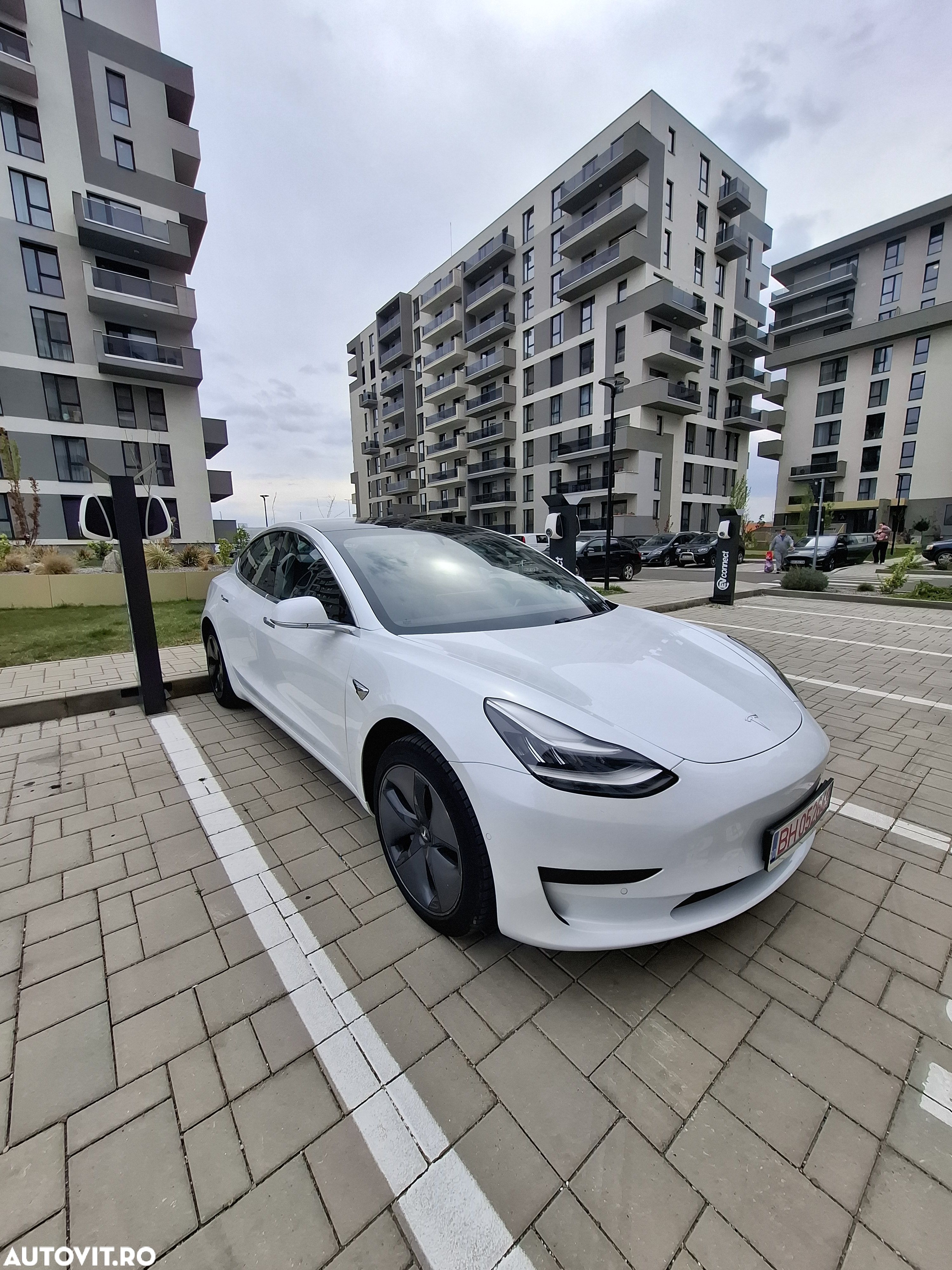 Tesla Model 3 AWD Dual Motor - 1