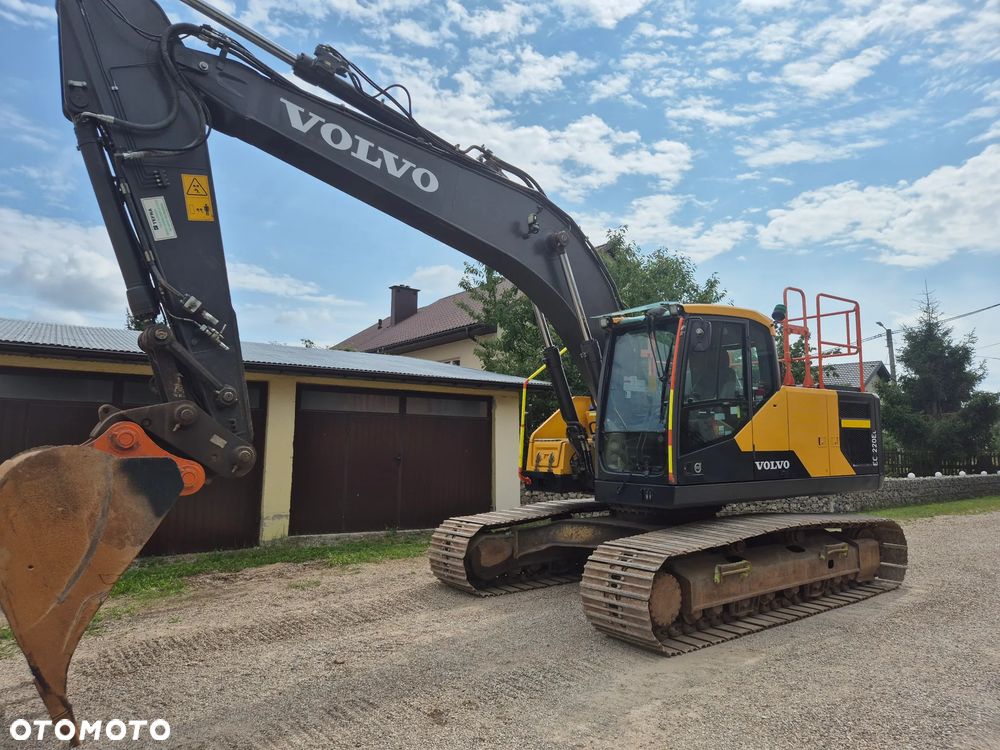Volvo EC 220 EL - 11