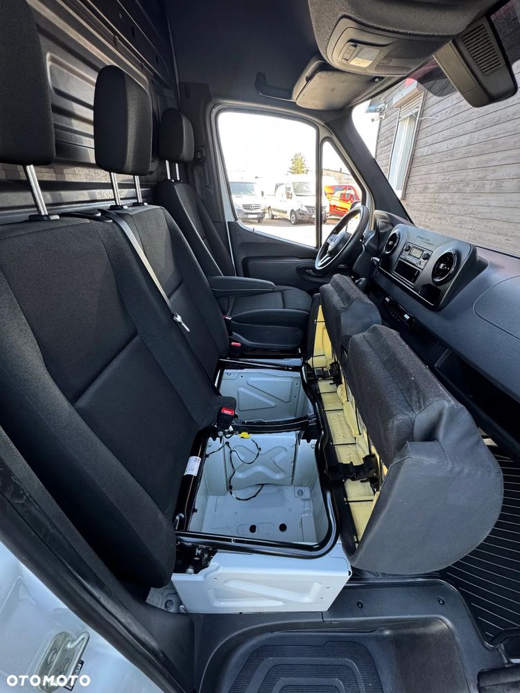 Mercedes-Benz SPRINTER - 18