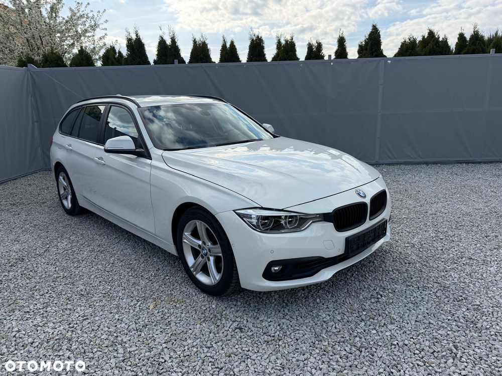 BMW Seria 3 318d Luxury Line
