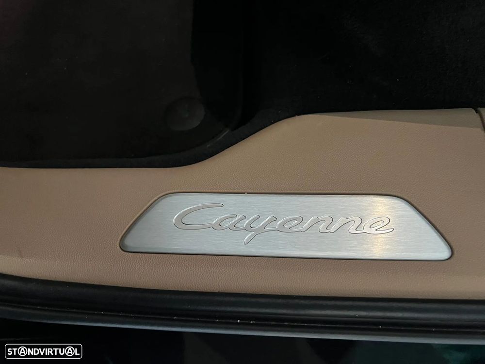 Porsche Cayenne E-Hybrid - 10
