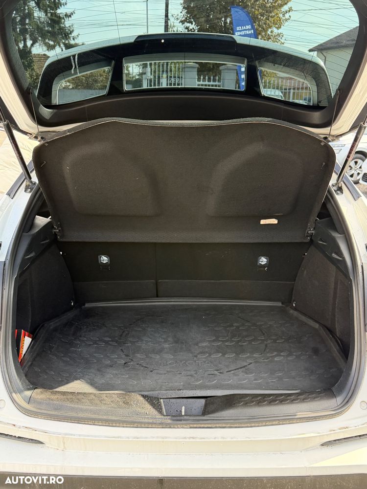 Toyota C-HR 1.8 HSD 122 CP 4x2 CVT Style - 13