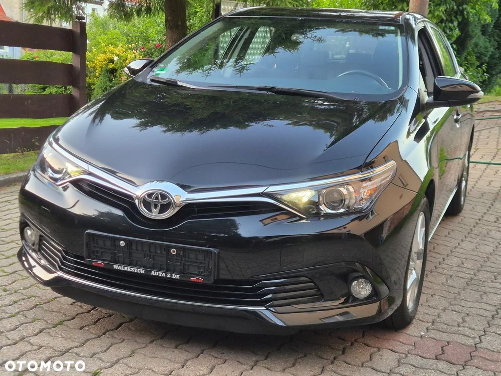Toyota Auris - 11
