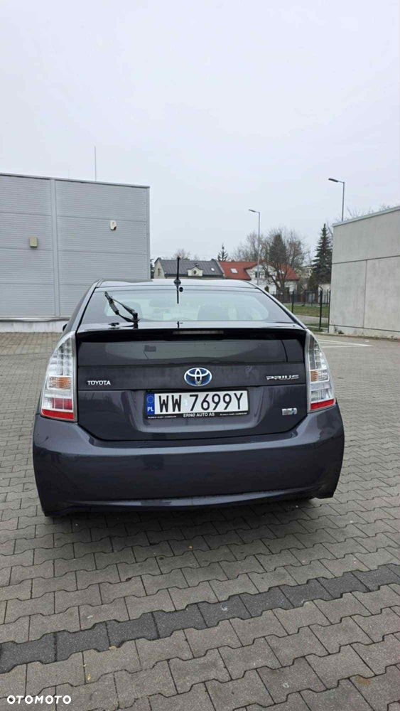 Toyota Prius - 3