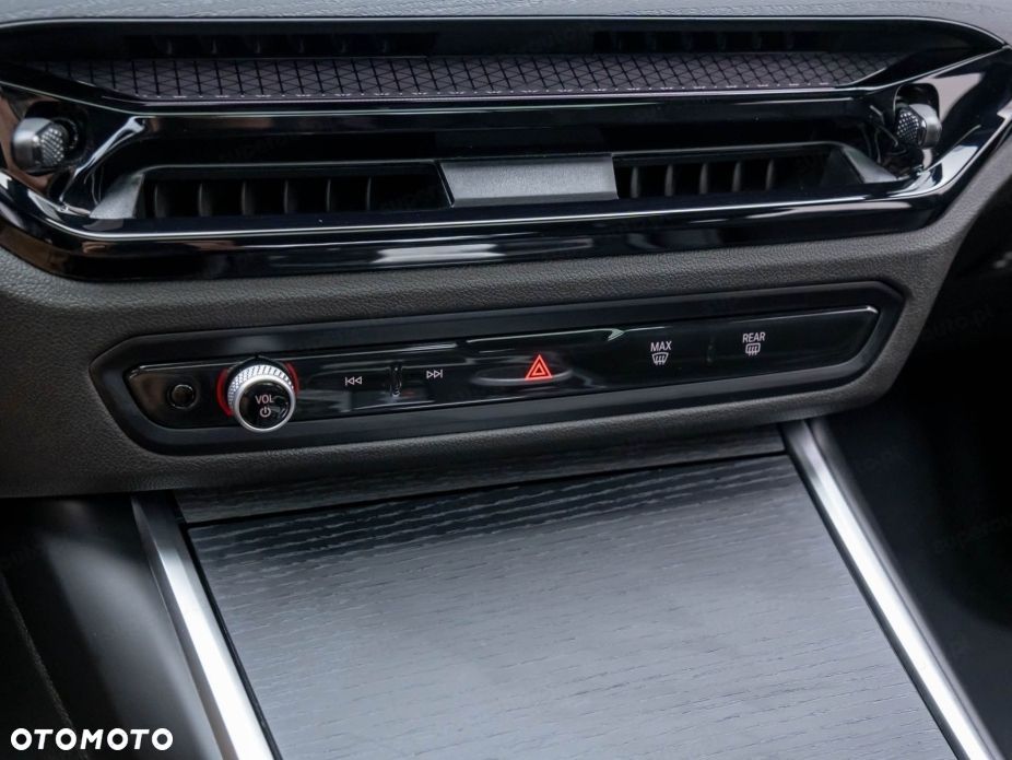 BMW Seria 3 320i xDrive M Sport - 8