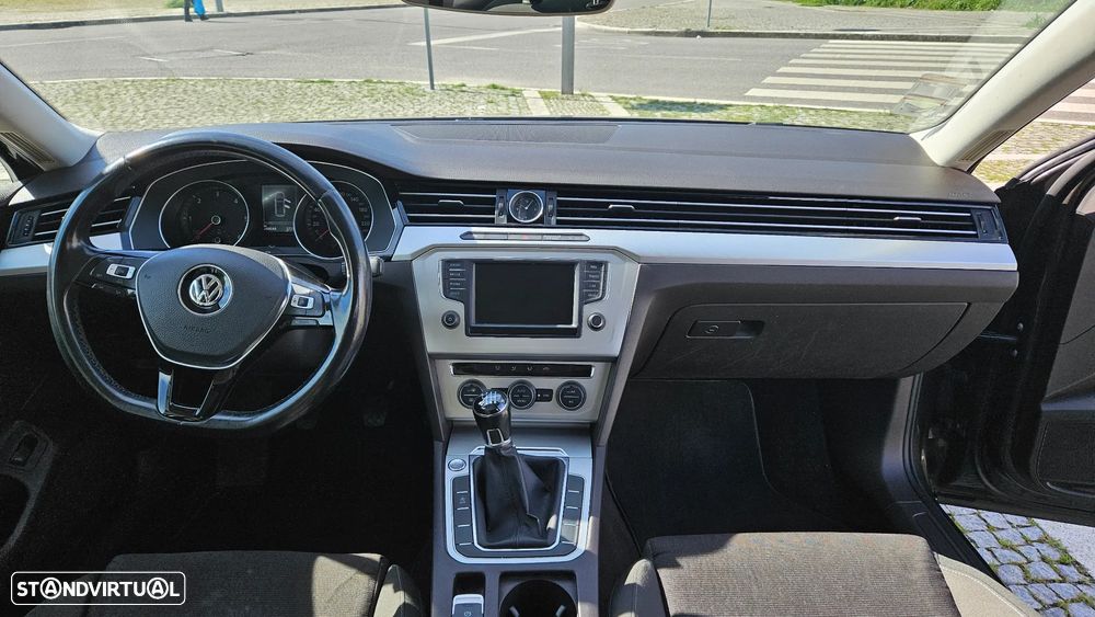 VW Passat Variant 1.6 TDI BlueMotion - 13